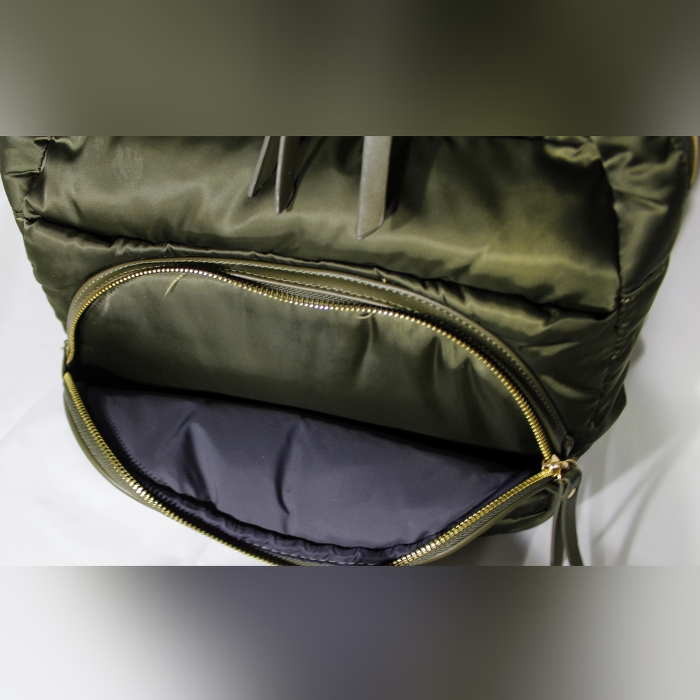 Urban Fit backpack, quilted design, great for small computers. EUC! - Picture 10 of 15